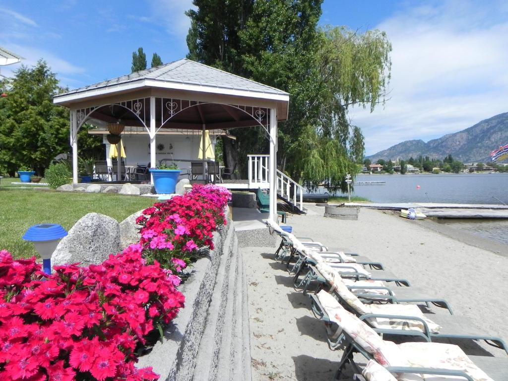 Destiny Beach Resort Osoyoos Dış mekan fotoğraf