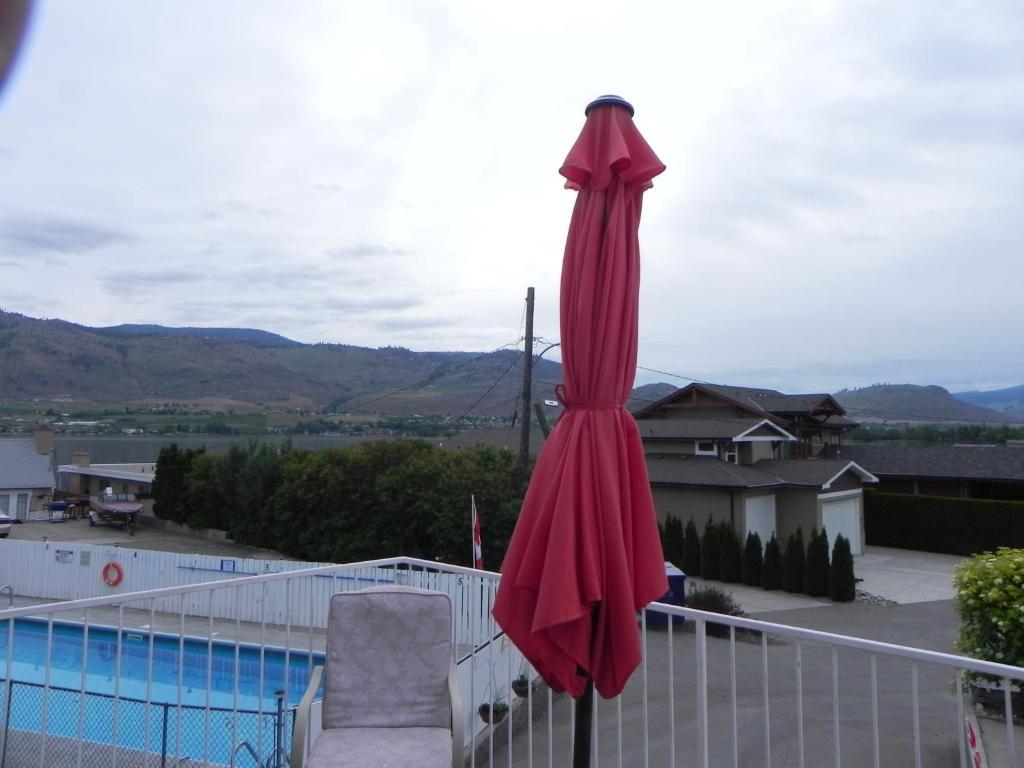 Destiny Beach Resort Osoyoos Oda fotoğraf