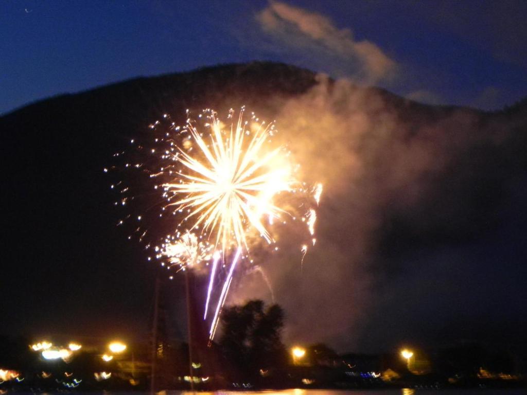 Destiny Beach Resort Osoyoos Dış mekan fotoğraf